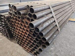 Egy köteg D38x2 mm-es hegesztett acélcső - kismetalvasker.hu